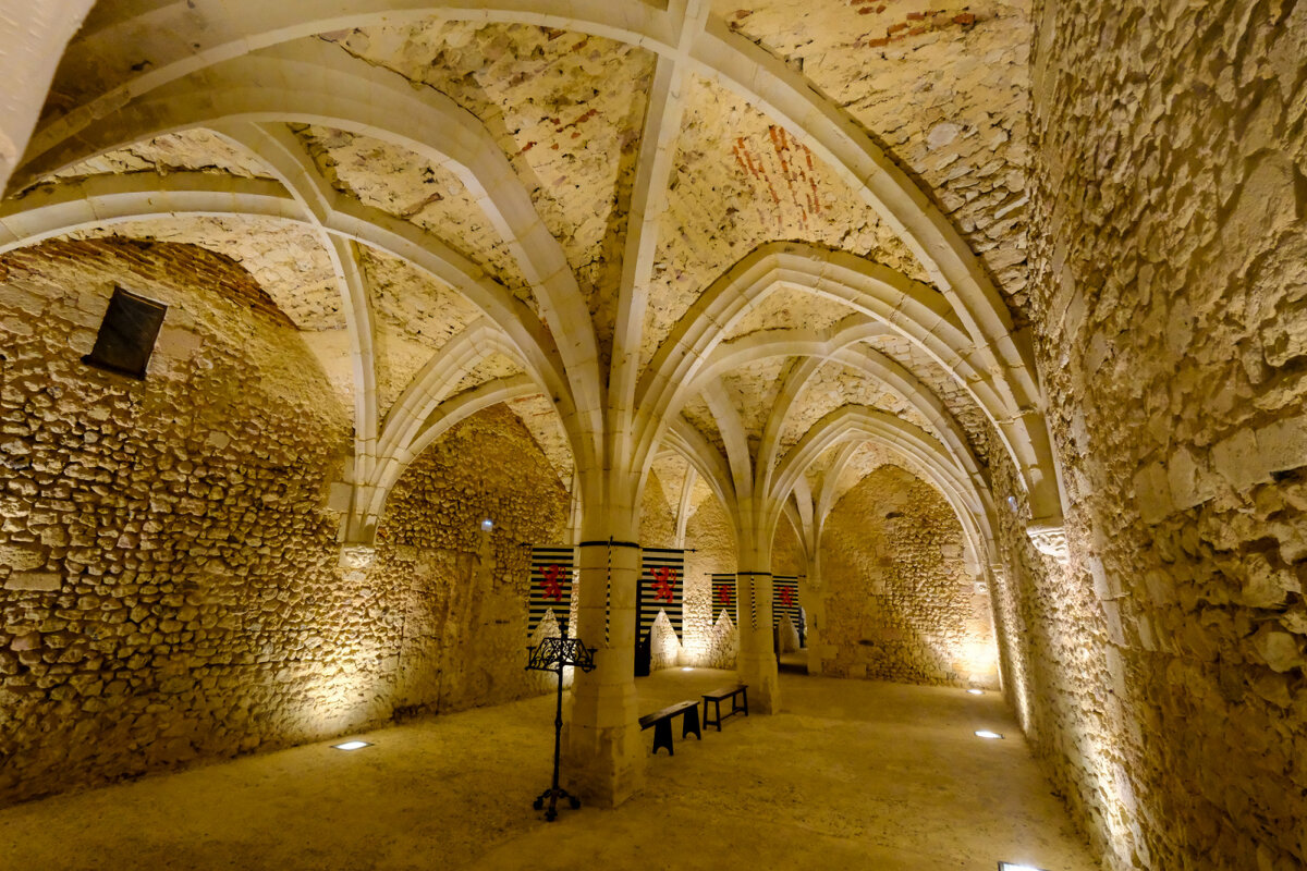 Подвал замка Монмирай - Георгий А