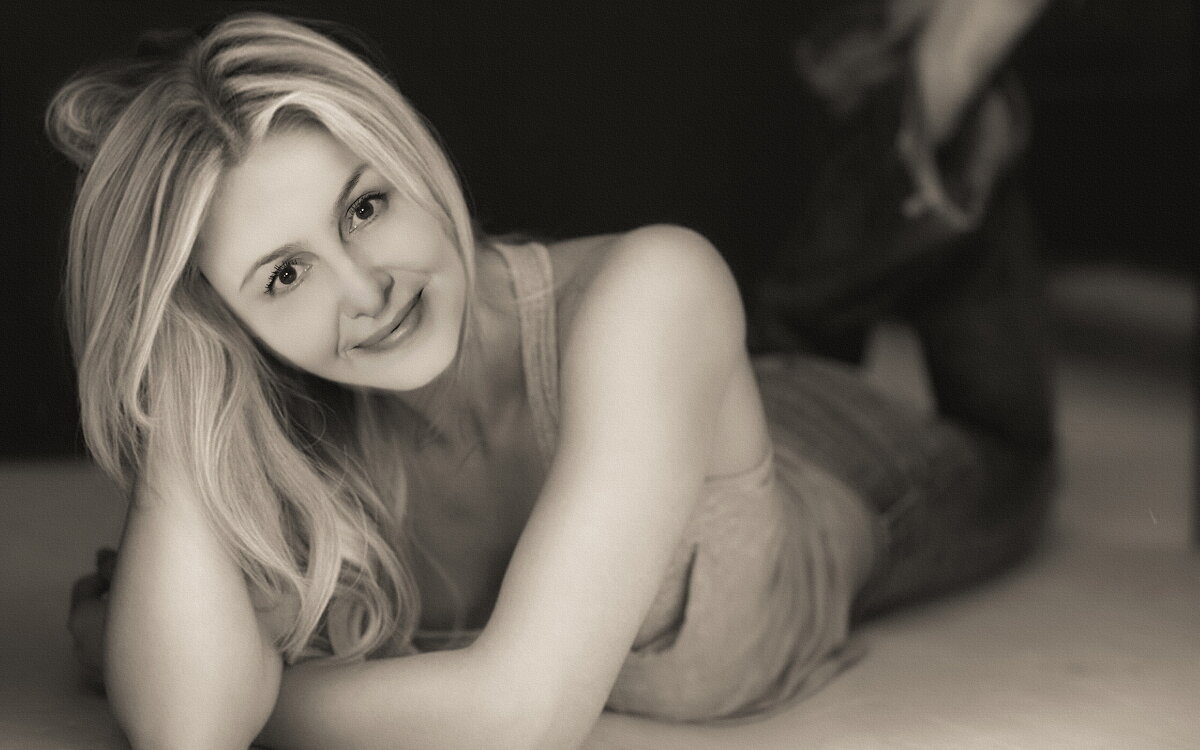 Женщина улыбка . - Александр Кордюков