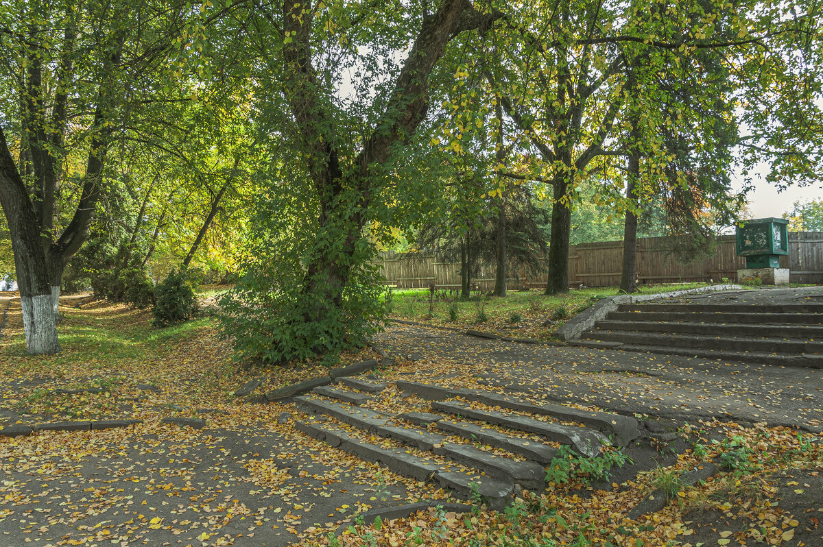Осень в уездном городе - Александр Филатов
