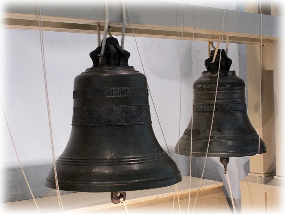 В музее колоколов - Alisia La DEMA В музее колоколов - Alisia La DEMA