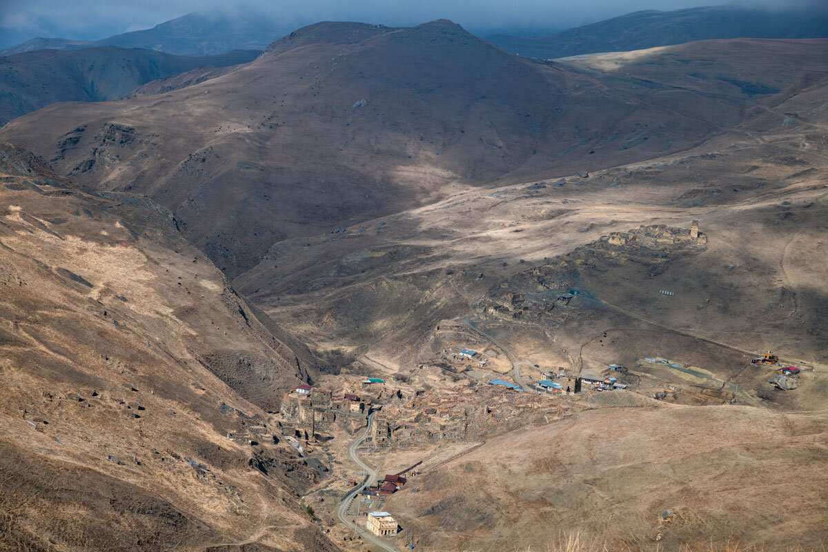 Вид на аул Галиат с высокогорного села Камунта. Северная Осетия -Алания. - Дина Евсеева