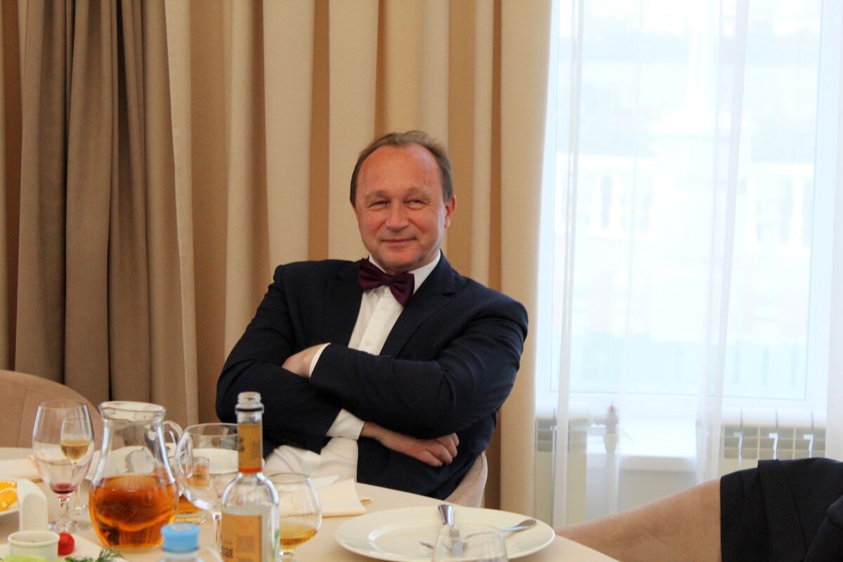 VV - Андрей Л. В.