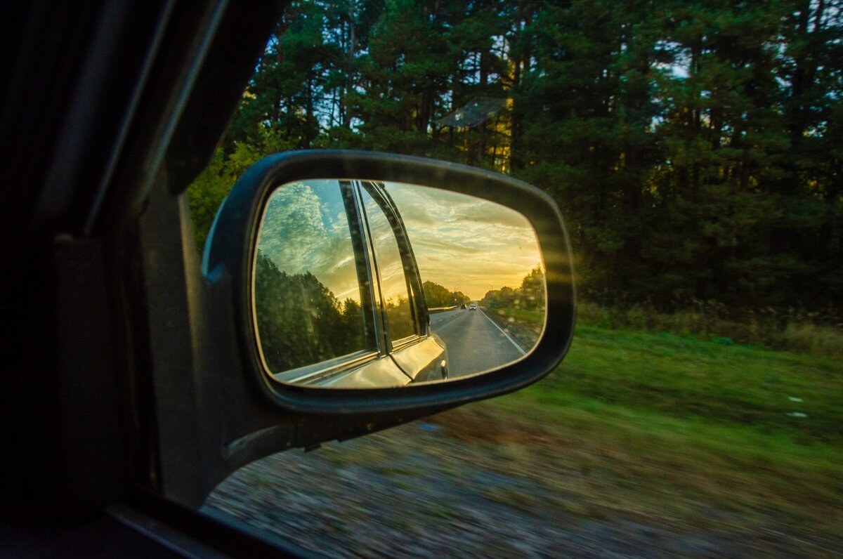 Уезжая от наступающего дня - Галина Ложечникова