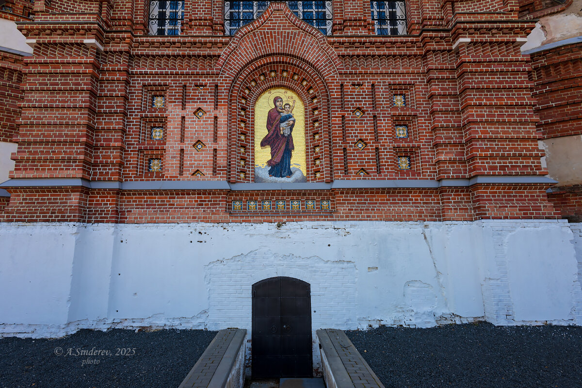 Стена церкви иконы Владимирской Божией Матери - Александр Синдерёв