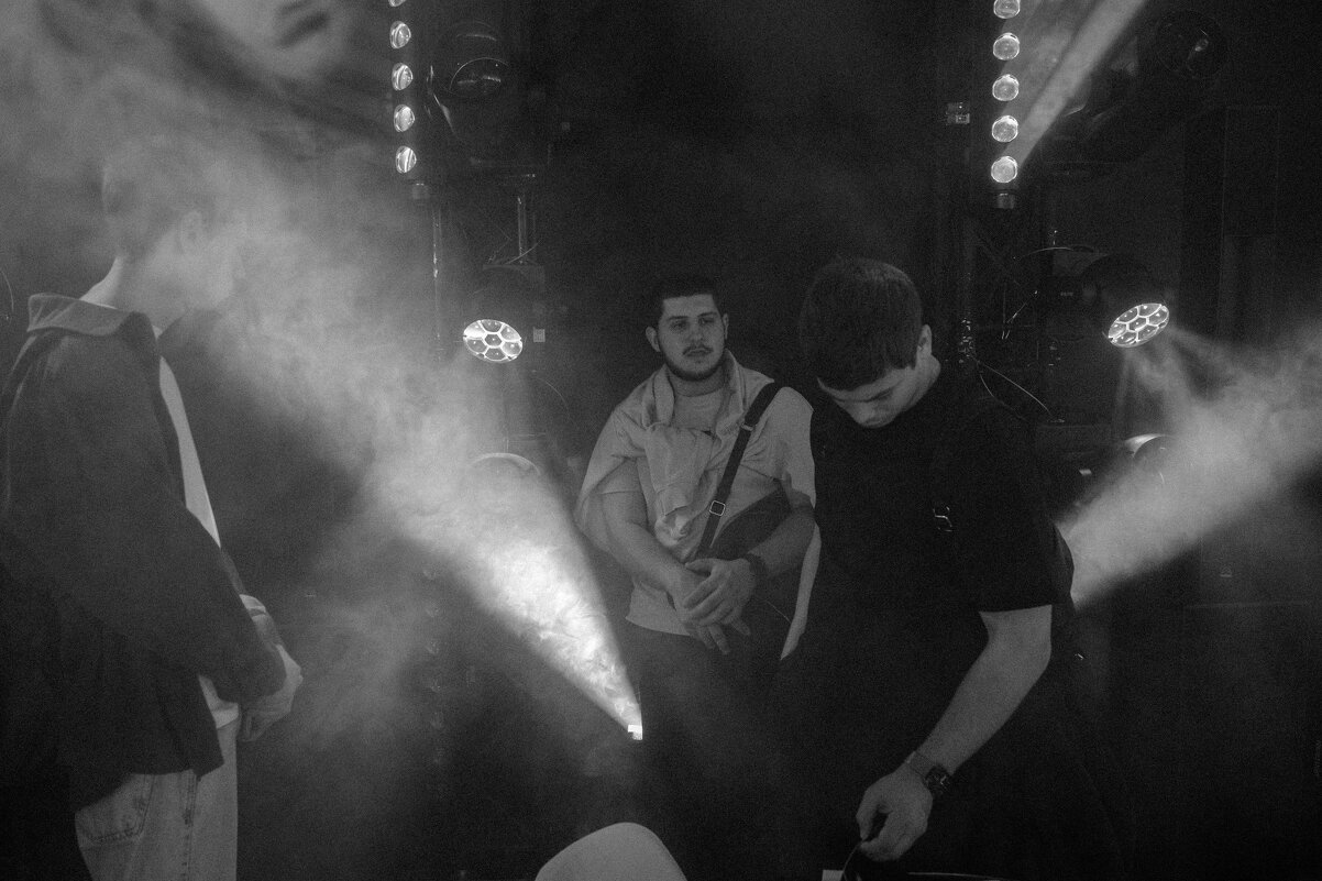 Люди, свет, звук - Сергей Золотавин