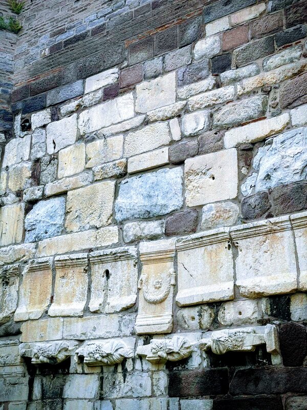 Стена - Георгиевич 