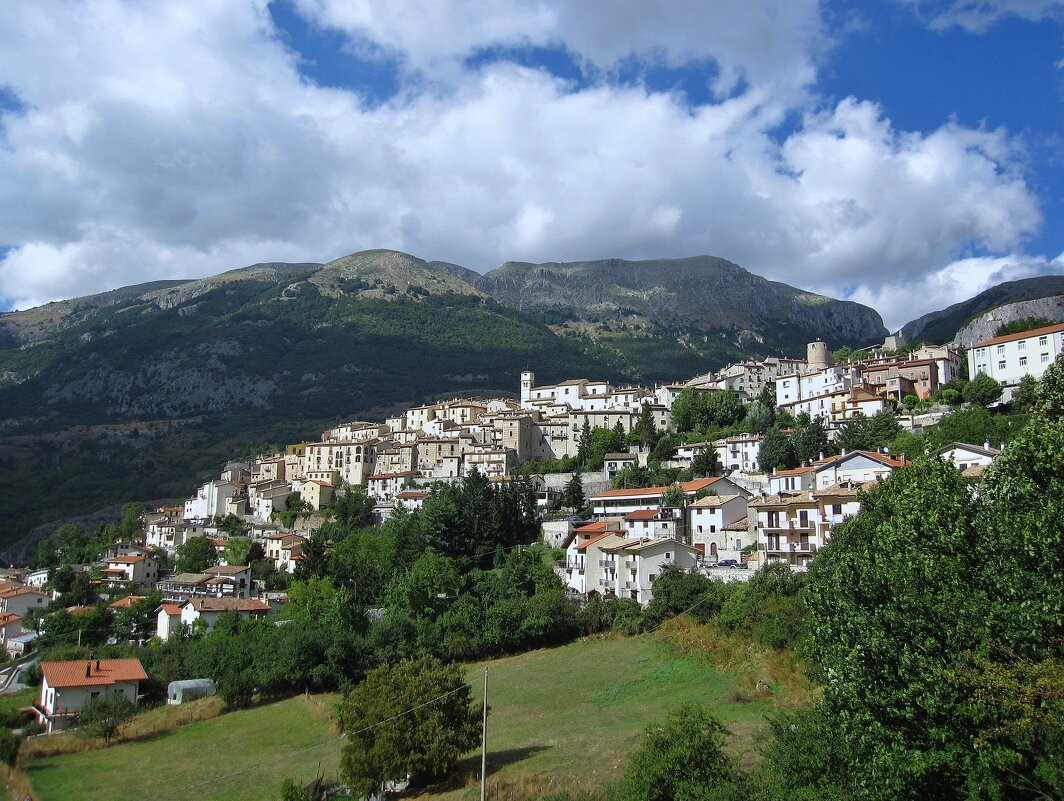 Вид на город Барреа, Италия. - unix (Илья Утропов)