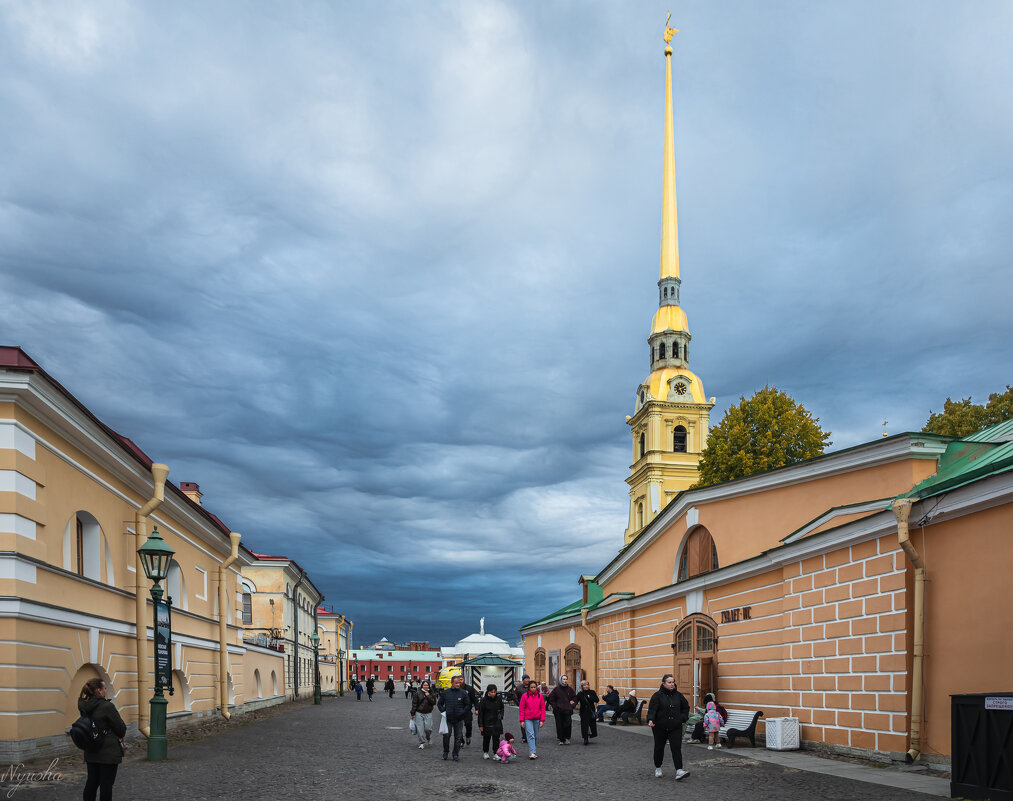 В крепости - Nyusha . В крепости - Nyusha .