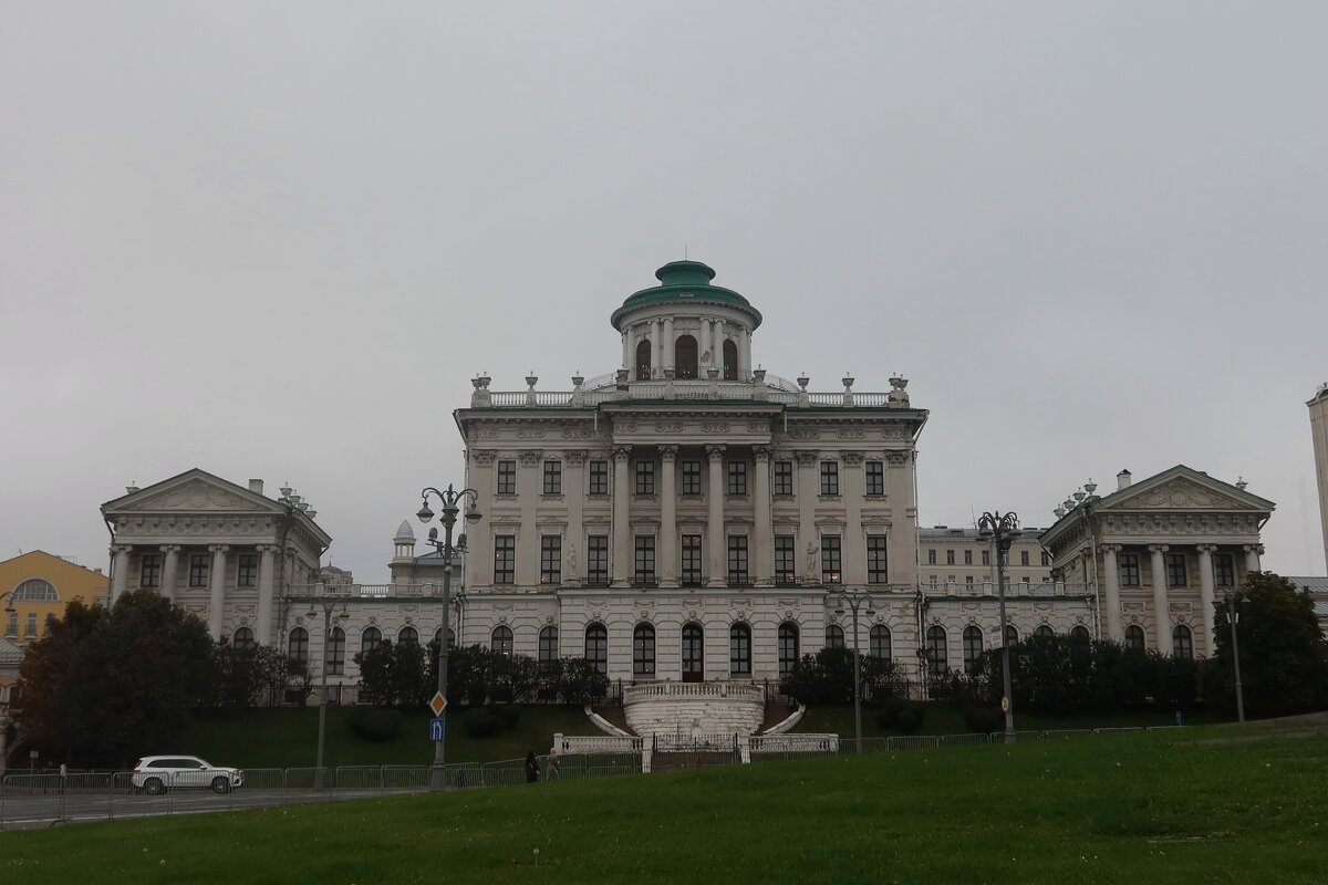 Дом Пашкова - Дмитрий И_