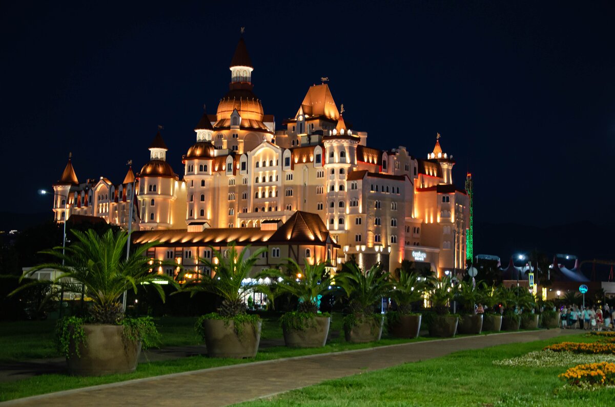 Отель-замок "Богатырь" - Сергей Михайлов Отель-замок "Богатырь" - Сергей Михайлов