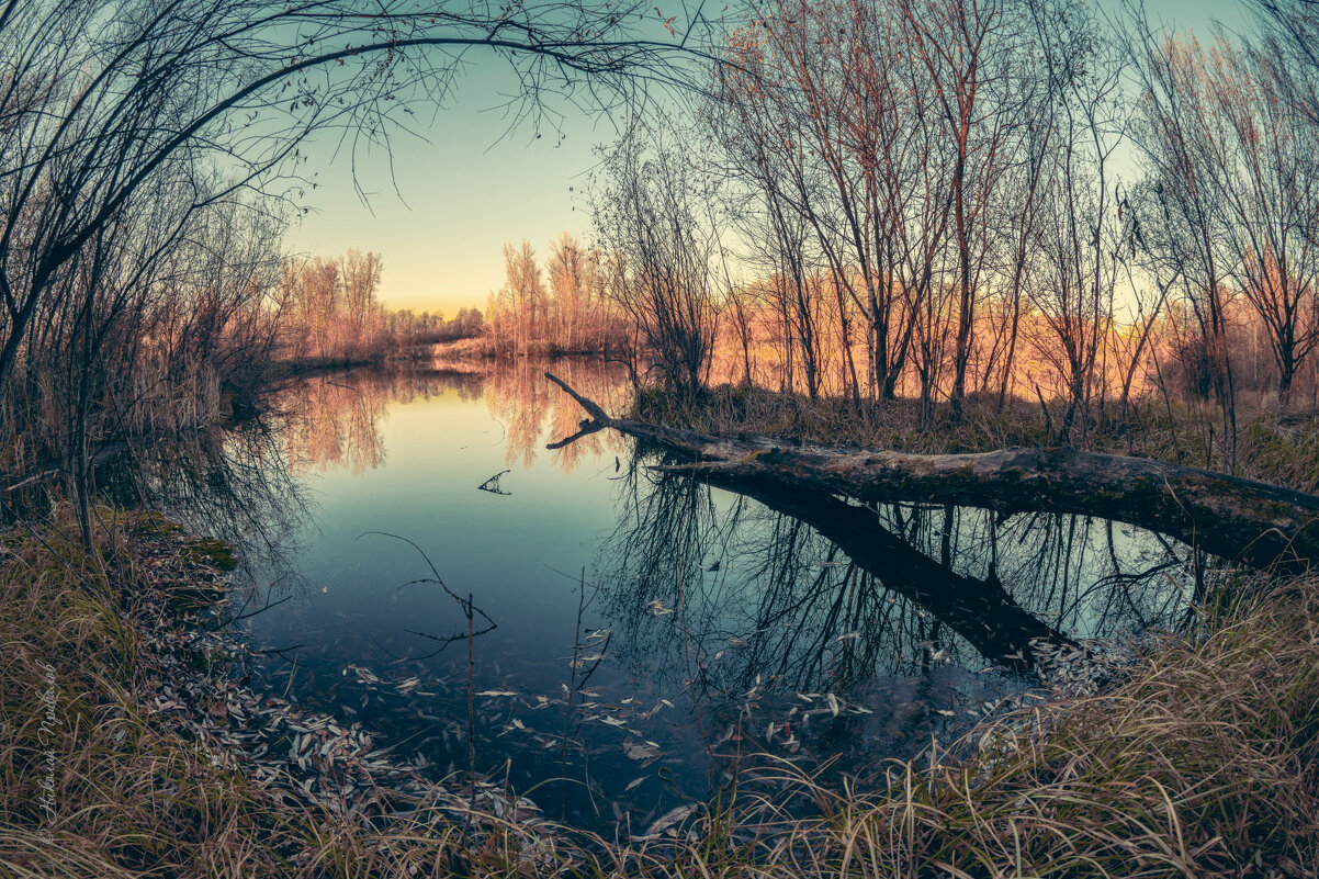 Осенний вечер у реки. - Николай Привалов