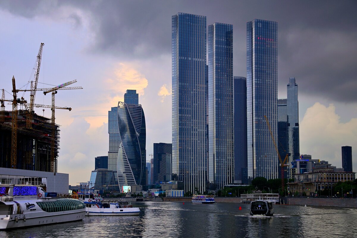 Москва. Вечерняя прогулка по реке - Владимир Мигонькин