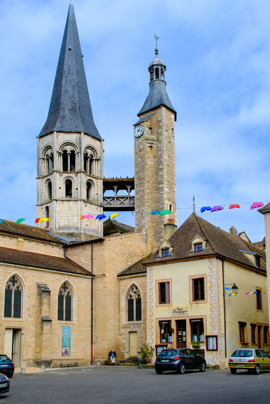 Церковь двумя колокольнями - Георгий А