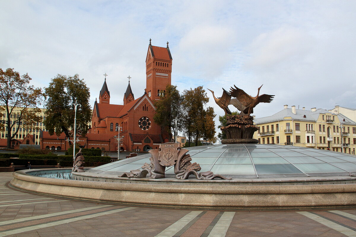 ПЛОЩАДЬ НЕЗАВИСИМОСТИ - Елена Даньшина
