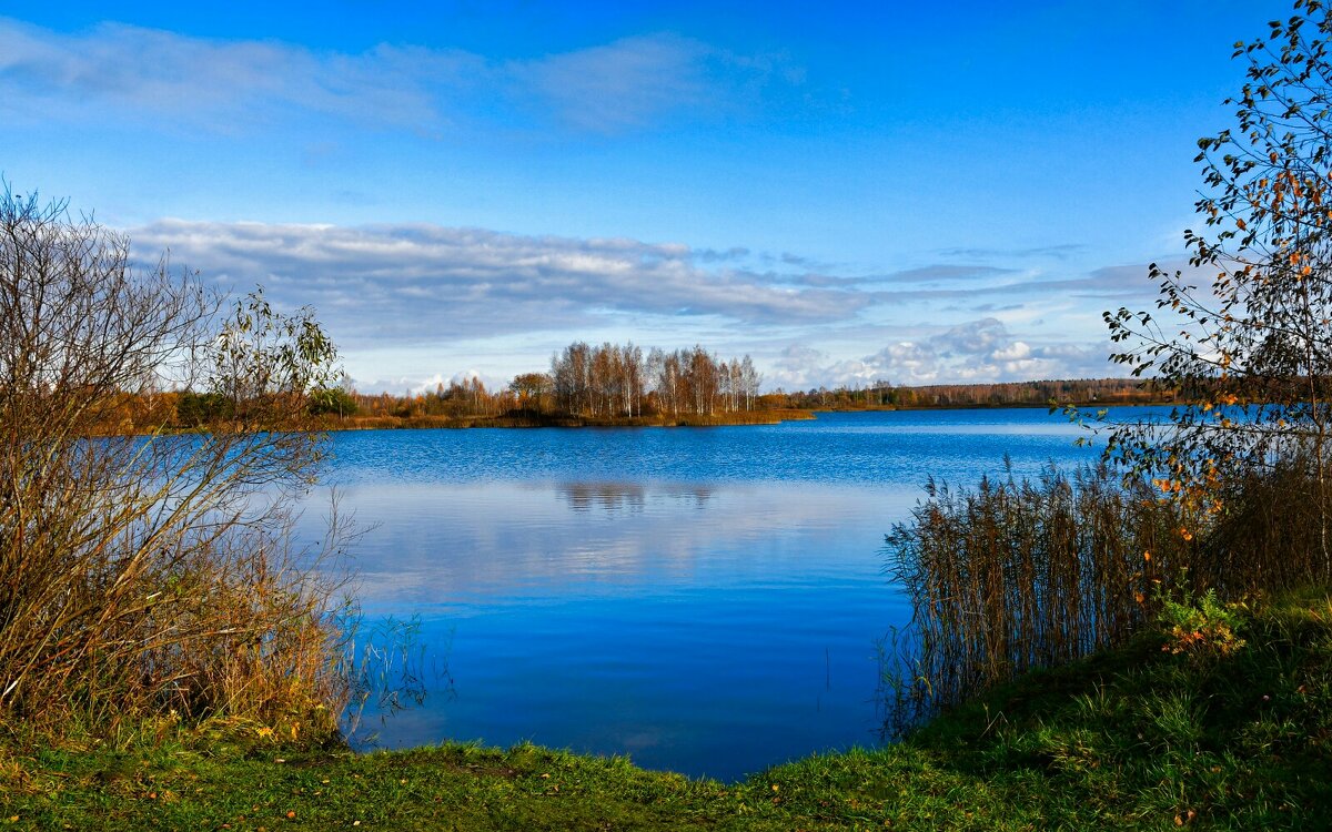 Про озёра Смоленщины (репортаж из поездок по области) - Милешкин Владимир Алексеевич Про озёра Смоленщины (репортаж из поездок по области) - Милешкин Владимир Алексеевич