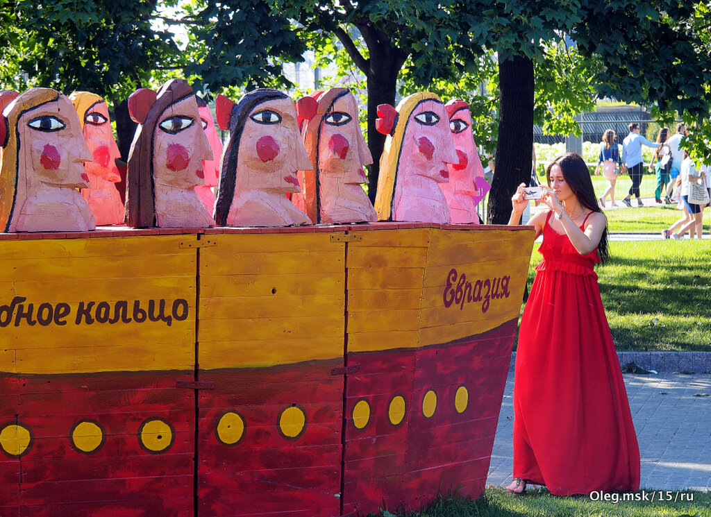 красное платье - Олег Лукьянов красное платье - Олег Лукьянов