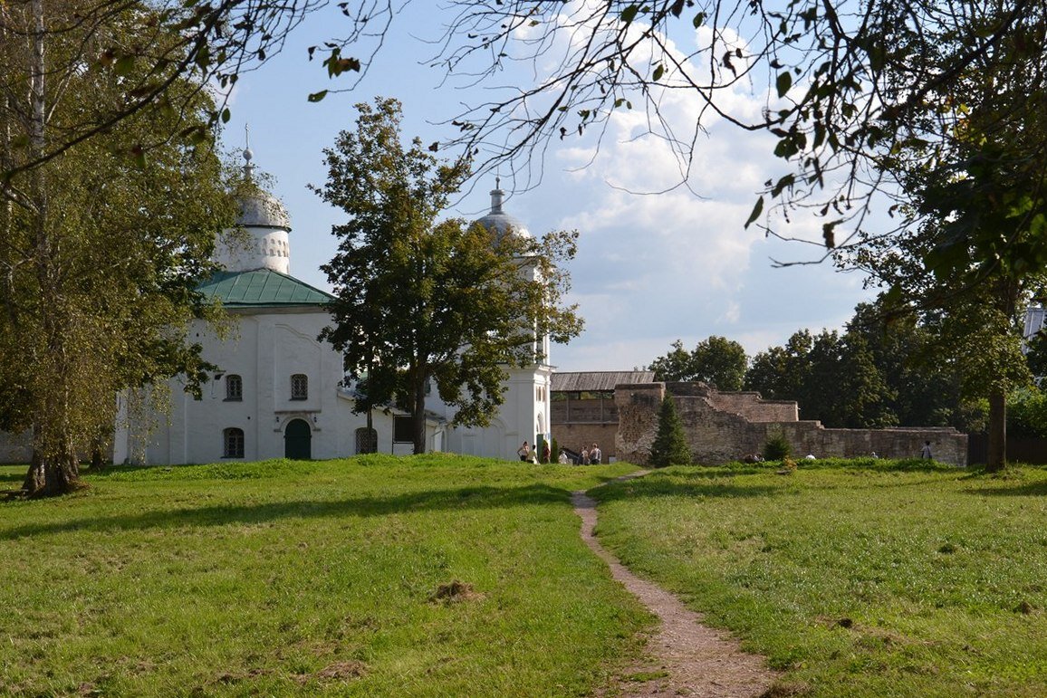 Изборская крепость - главный форпост Средневековой Руси здесь - Виктор Осипчук
