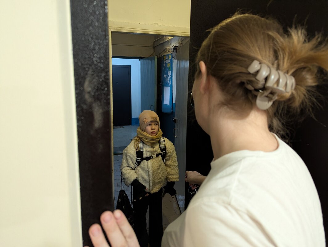 Ульяна уходит в школу... - Андрей Хлопонин