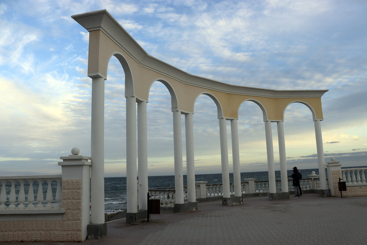 Колонада. - Александр Николаев