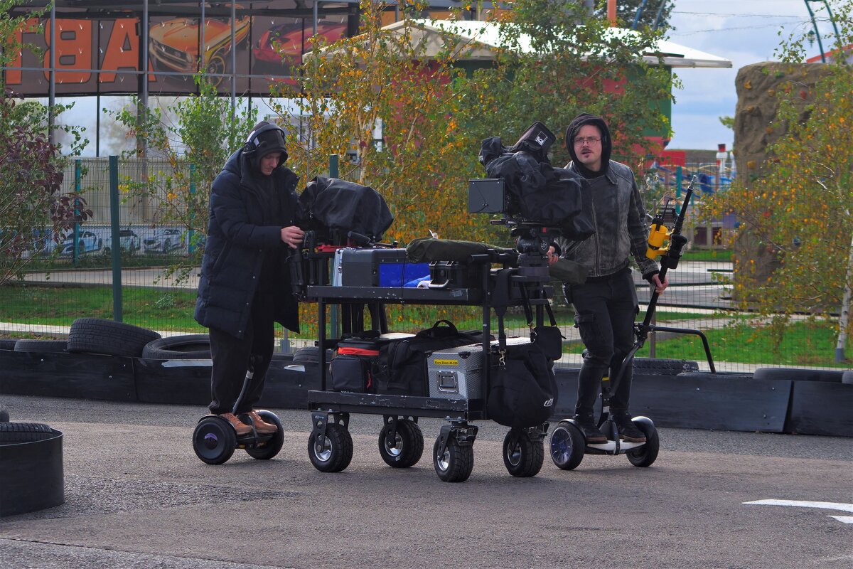 21 век. Перевозка киноаппаратуры - Аркадий Баринов 21 век. Перевозка киноаппаратуры - Аркадий Баринов