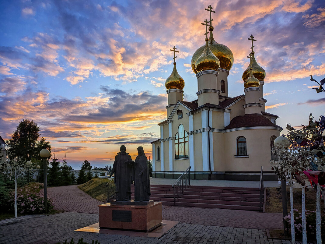 *   *   * - Уже не важно 