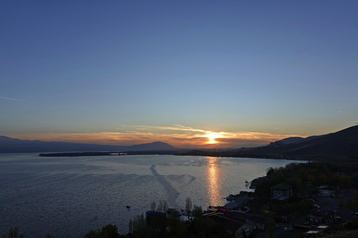 Закат на озере Севан - Галина 