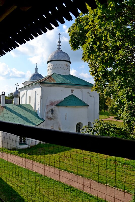 Изборская крепость - главный форпост Средневековой Руси здесь - Виктор Осипчук