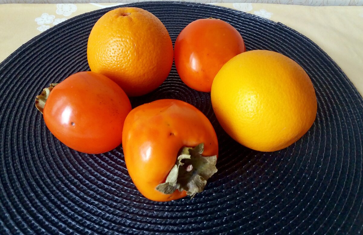 Натюрморт в оранжевом цвете - Galina Solovova