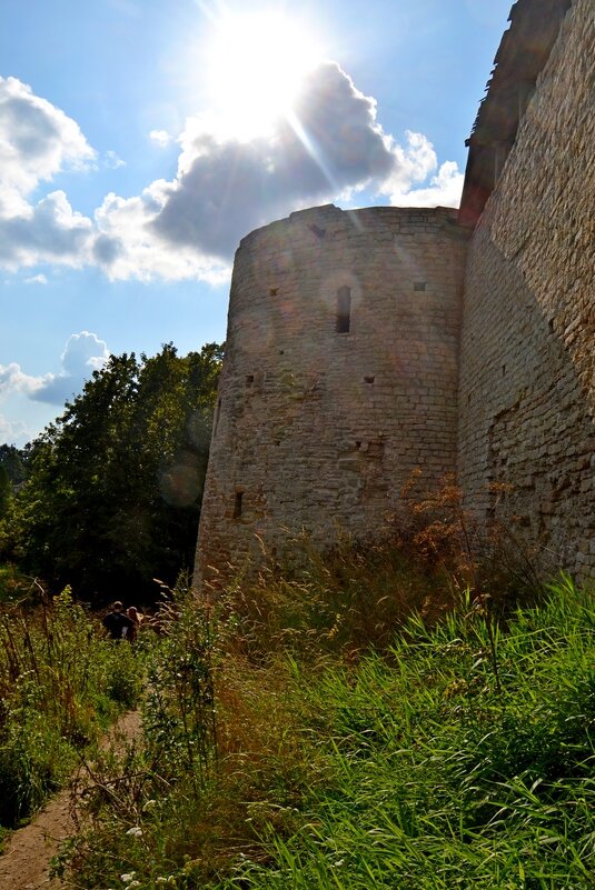 Изборская крепость - главный форпост Средневековой Руси - Виктор Осипчук