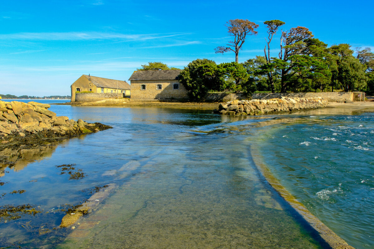Въезд в д. Сен-Кадо - Георгий А Въезд в д. Сен-Кадо - Георгий А