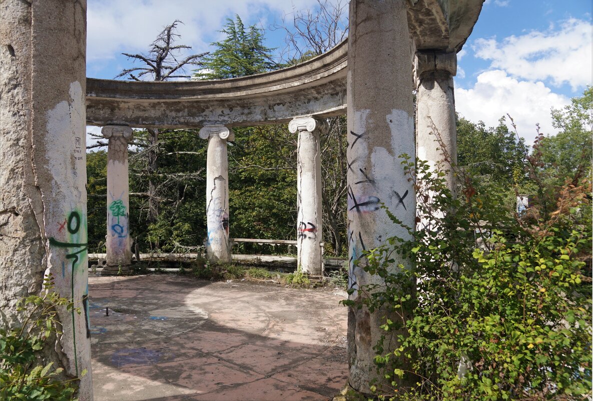 Заброшенный ресторан на г.Ахун - Наталия Григорьева