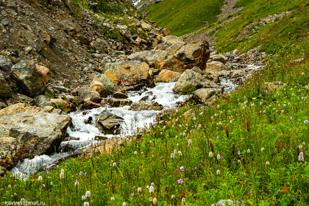 ГОРНЫЕ РУЧЬИ - HART BAD ГОРНЫЕ РУЧЬИ - HART BAD