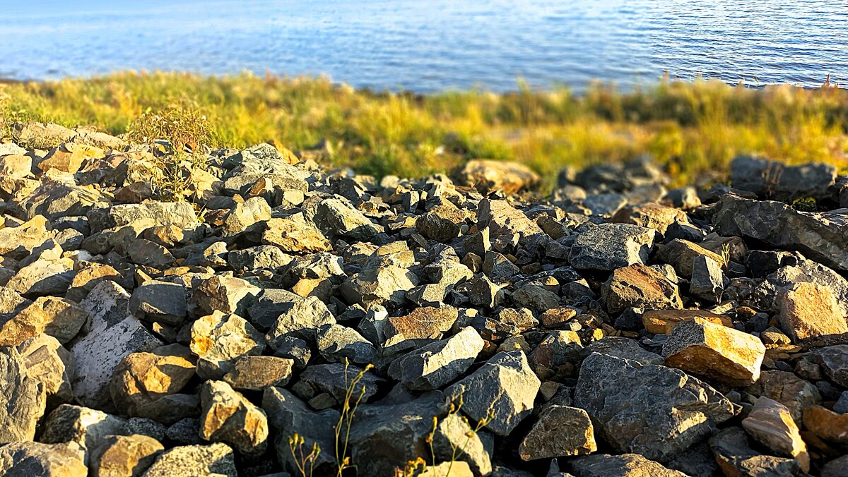 Есть в светлости осенних вечеров умильная, таинственная прелесть - Hope 