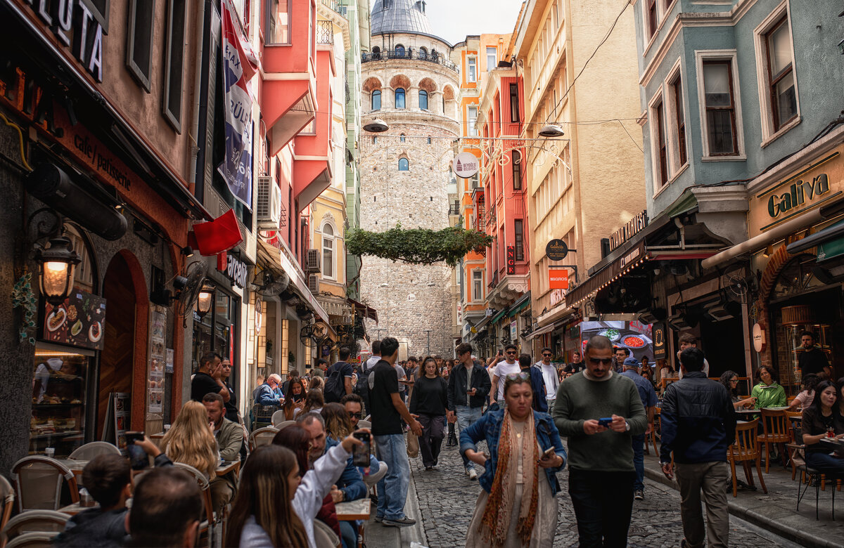 Улочки. - Лилия .