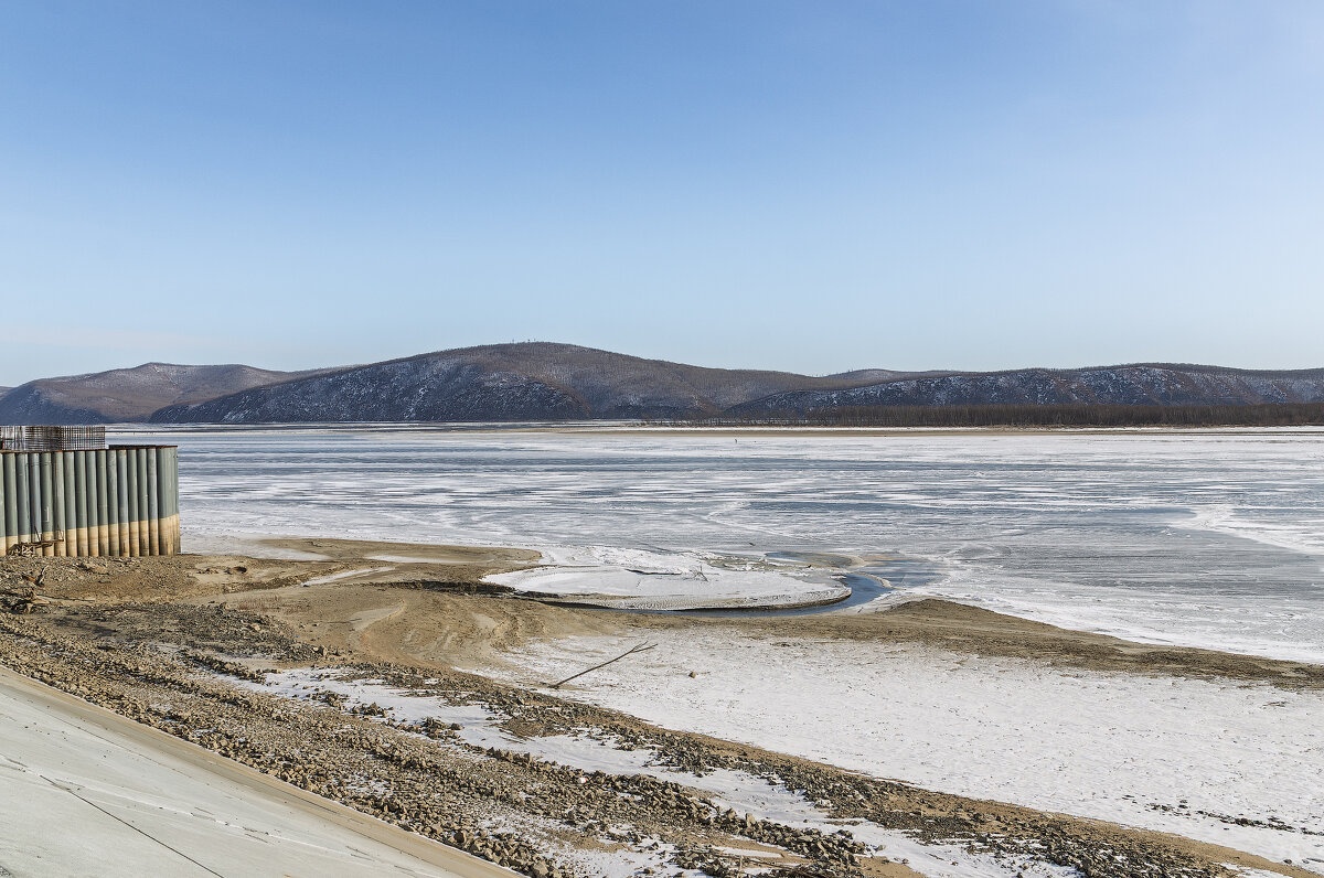 Замерзающий Амур - Виктор Иванович Чернюк