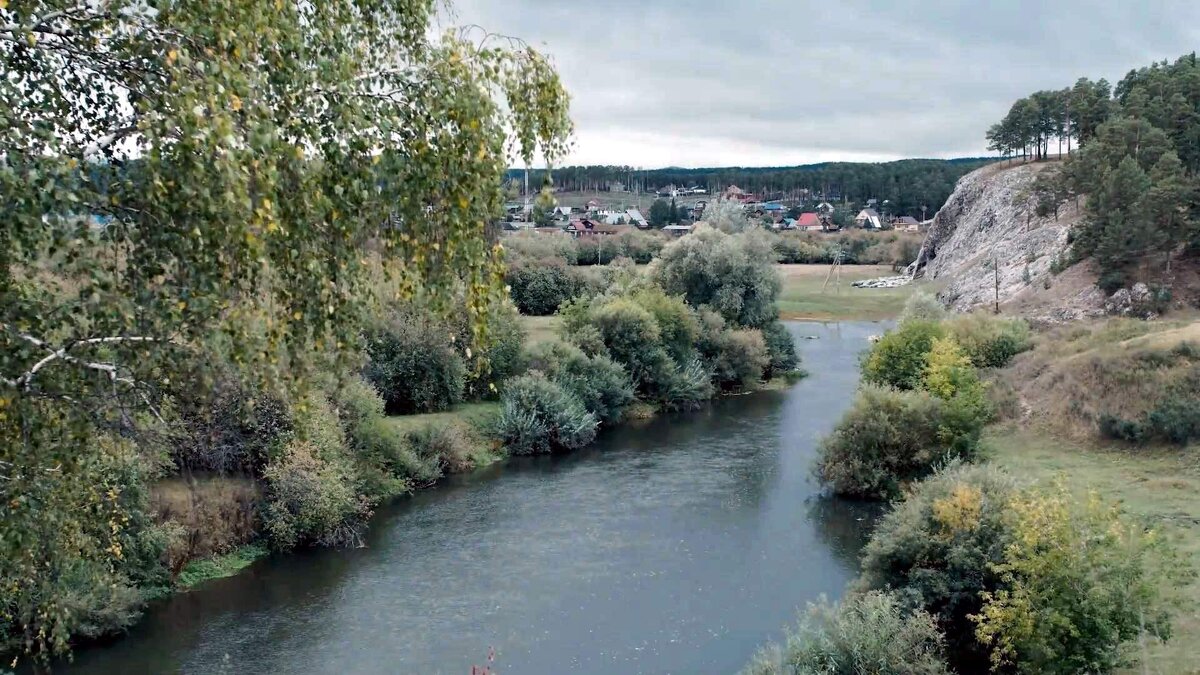 «Деревня моя деревянная дальняя, смотрю на тебя я, прикрывшись рукой...» - Михаил Андреев