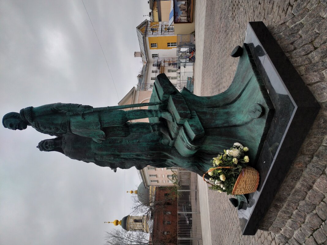 * * * - Андрей Лукьянов