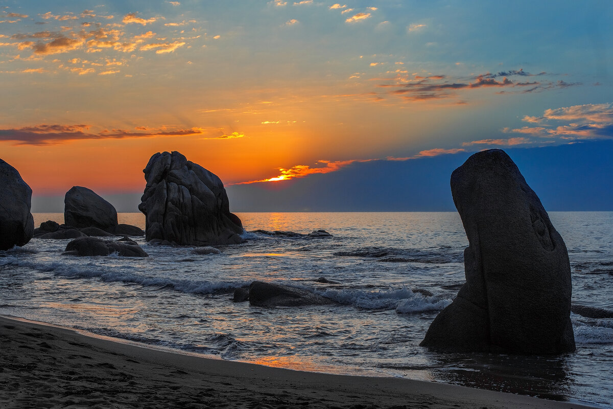 рассвет в бухте Та-Чингоуза - ЕВГЕНИЯ БОРИСЕНКО