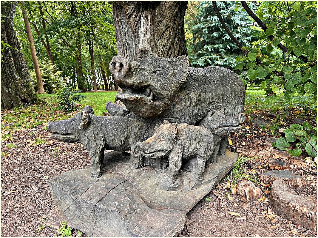 Хрюшки в парке. - Валерия Комова Хрюшки в парке. - Валерия Комова