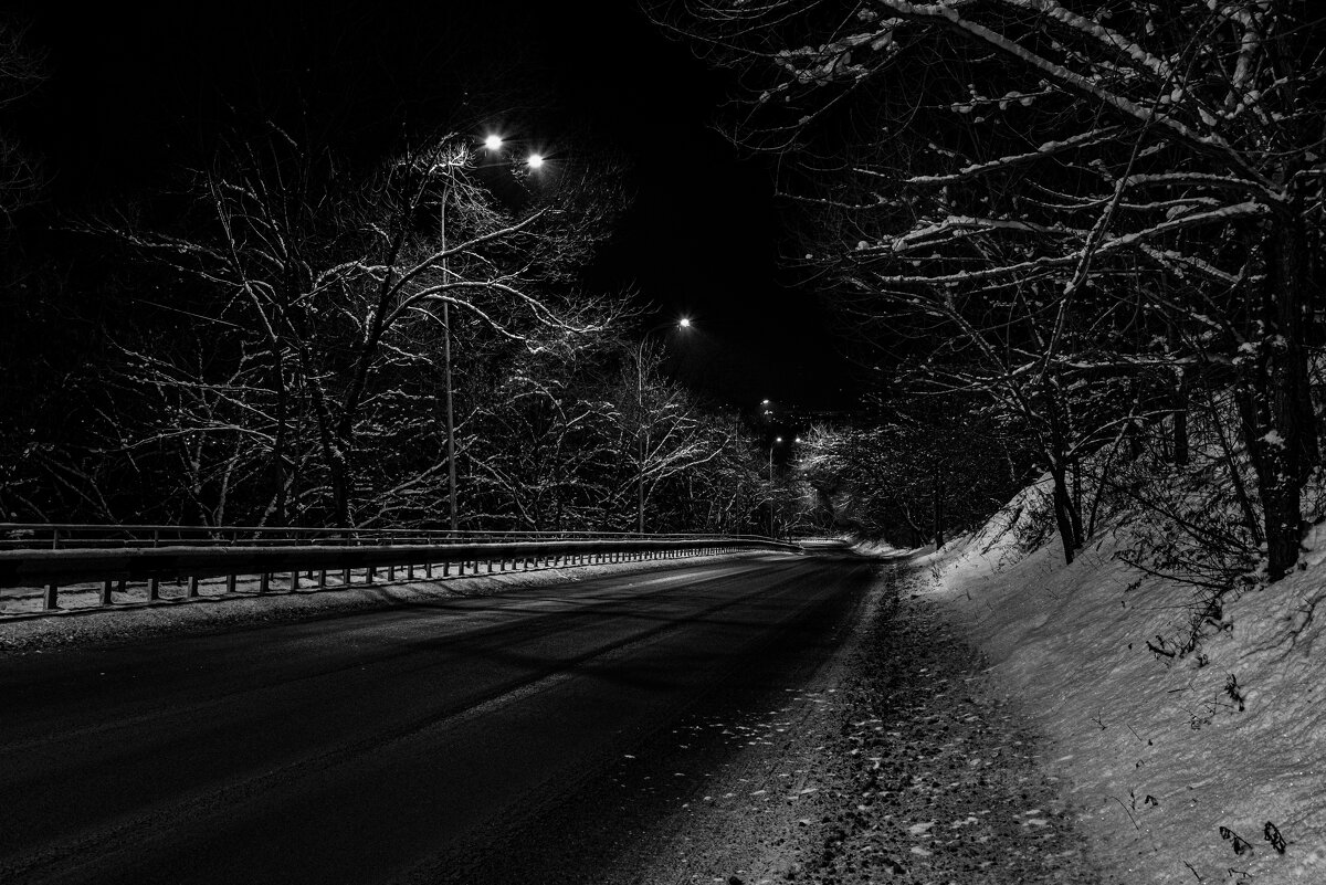 Ночью - Михаил Соколов