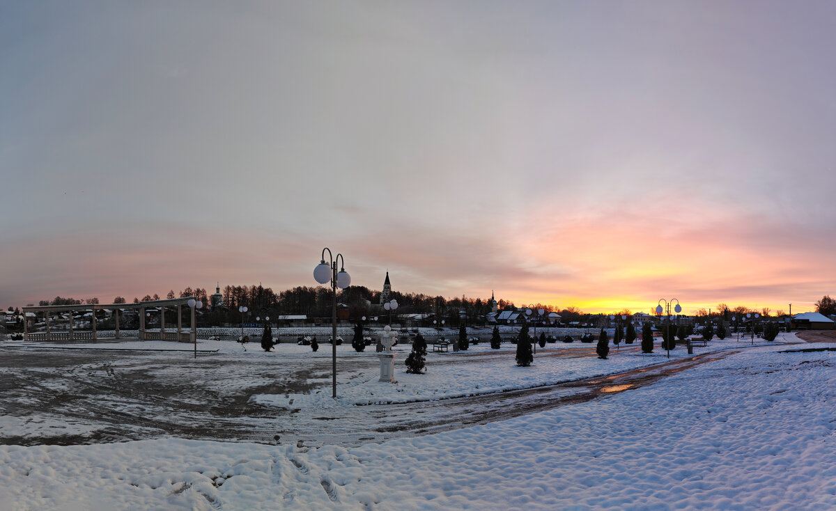 Рассвет на набережной / Александров - Денис Бочкарёв