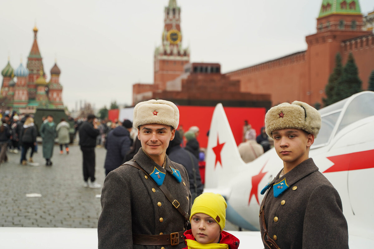 ОРУЖИЕ_ПОБЕДЫ_14 - Сергей Янович Микк