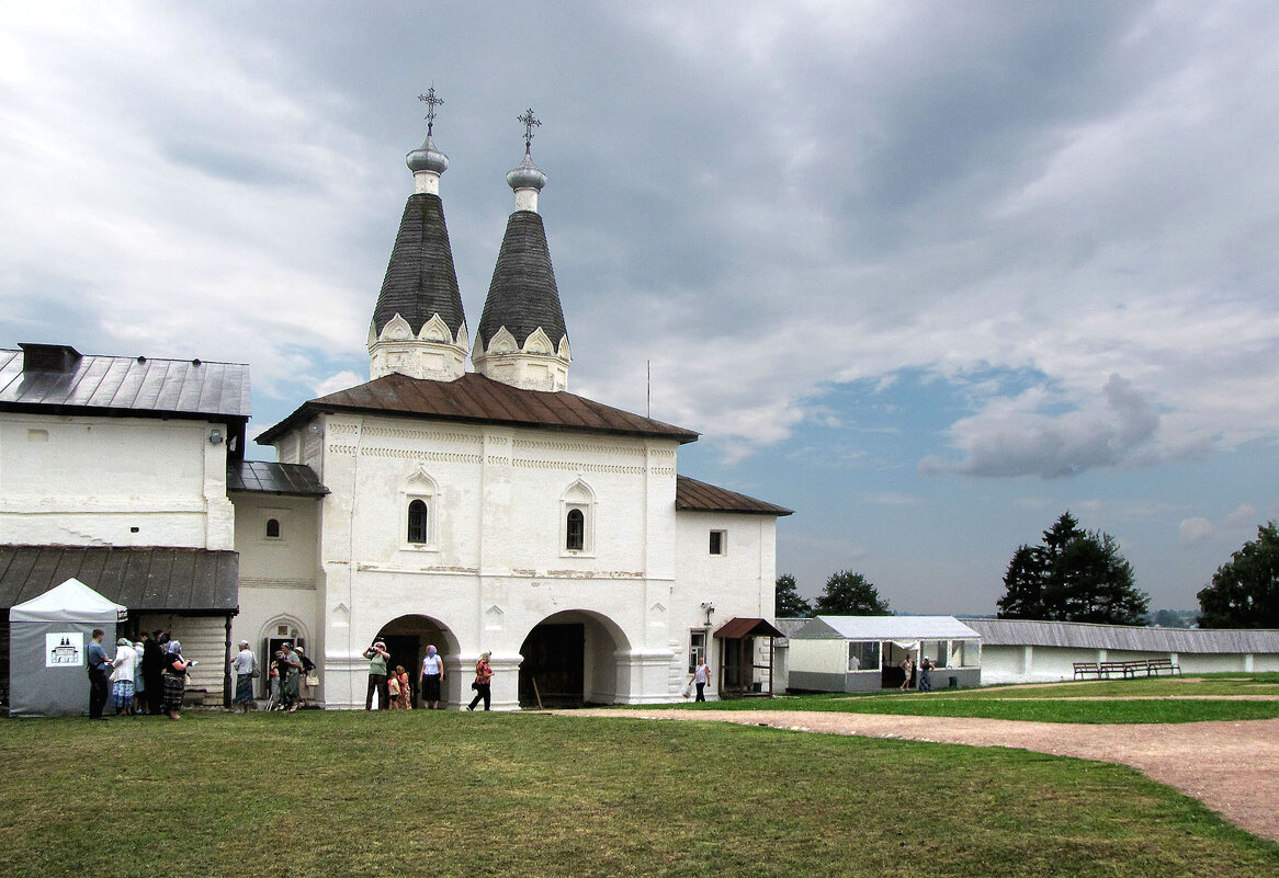 Церкви Богоявления Господня и преподобного Ферапонта над Святыми воротами - Александр Ильчевский 