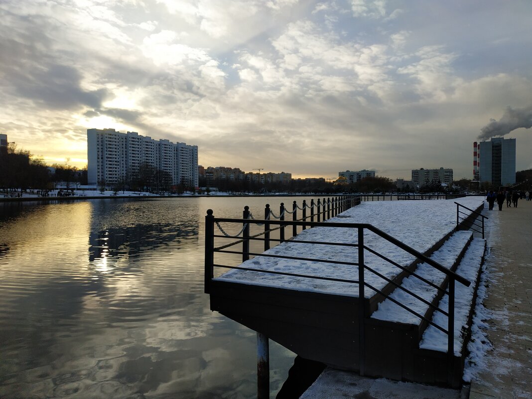 Предзимье в городе - Андрей Лукьянов