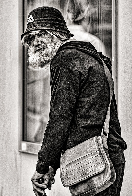 Уличный портрет. - Алексей Окунеев