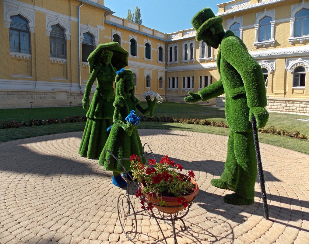 Композиция внутреннего двора Главных нарзанных ванн - Galina Solovova