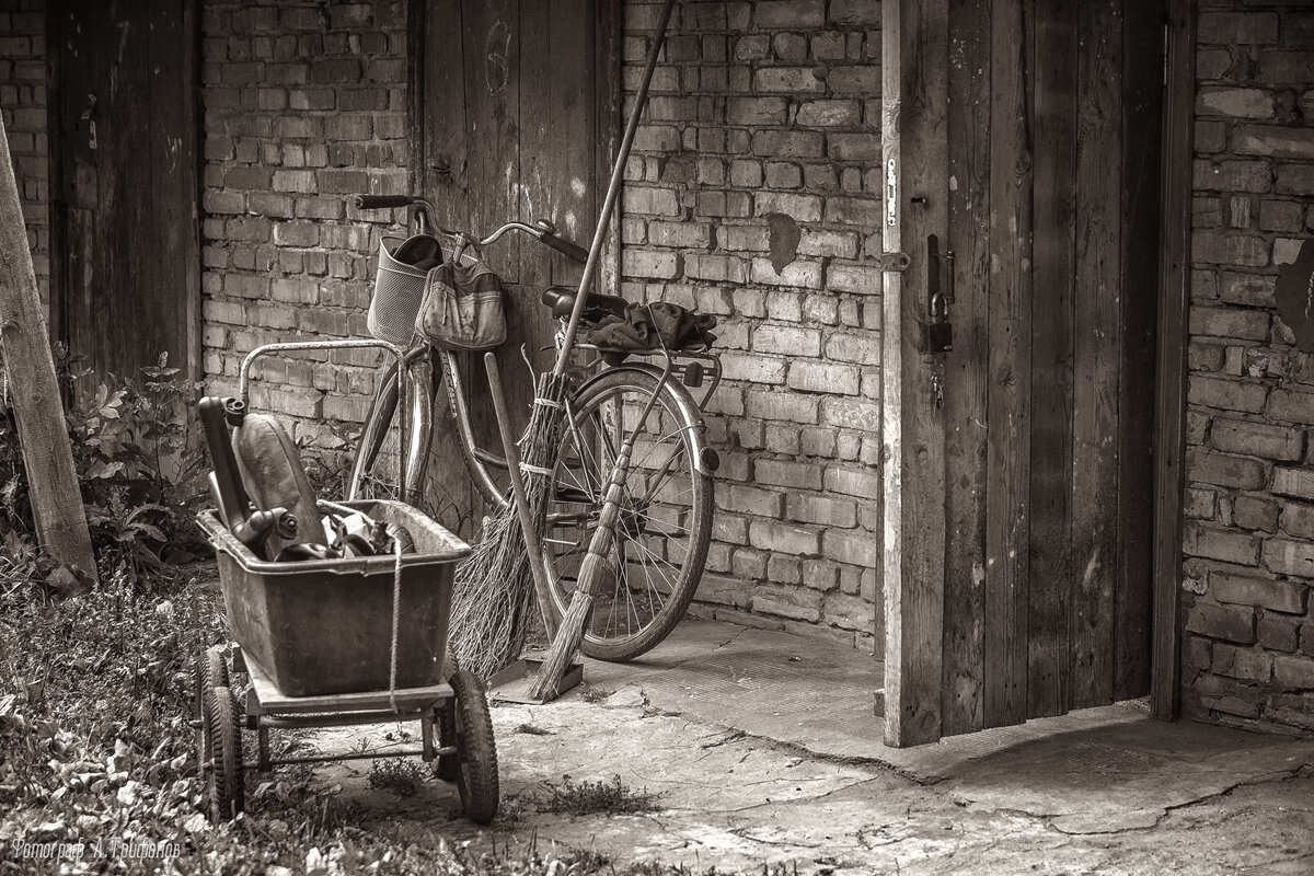 Муромский дворик осенью, фрагмент - Алексей Трифонов Муромский дворик осенью, фрагмент - Алексей Трифонов