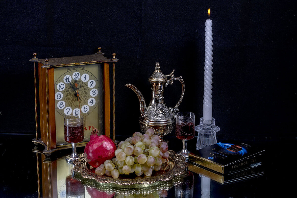 "Горит свеча, стекает воск..." - Людмила Павловна Крышковец "Горит свеча, стекает воск..." - Людмила Павловна Крышковец