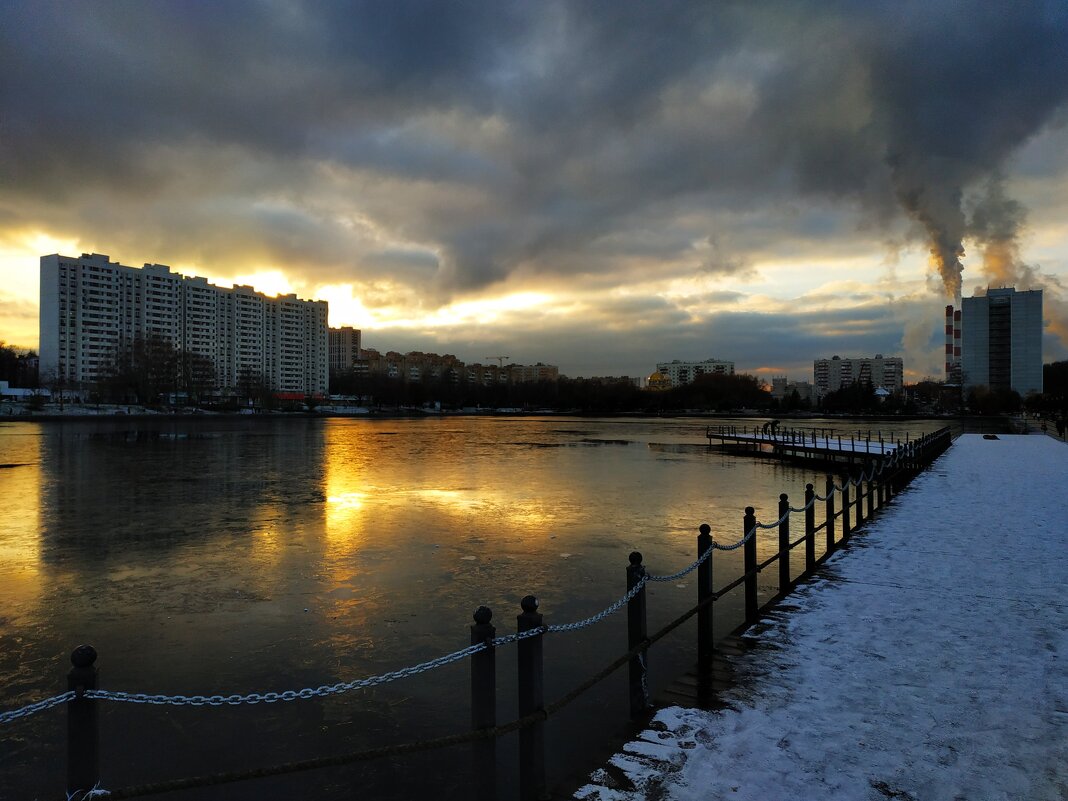 Гольяновский пруд готовится встать - Андрей Лукьянов