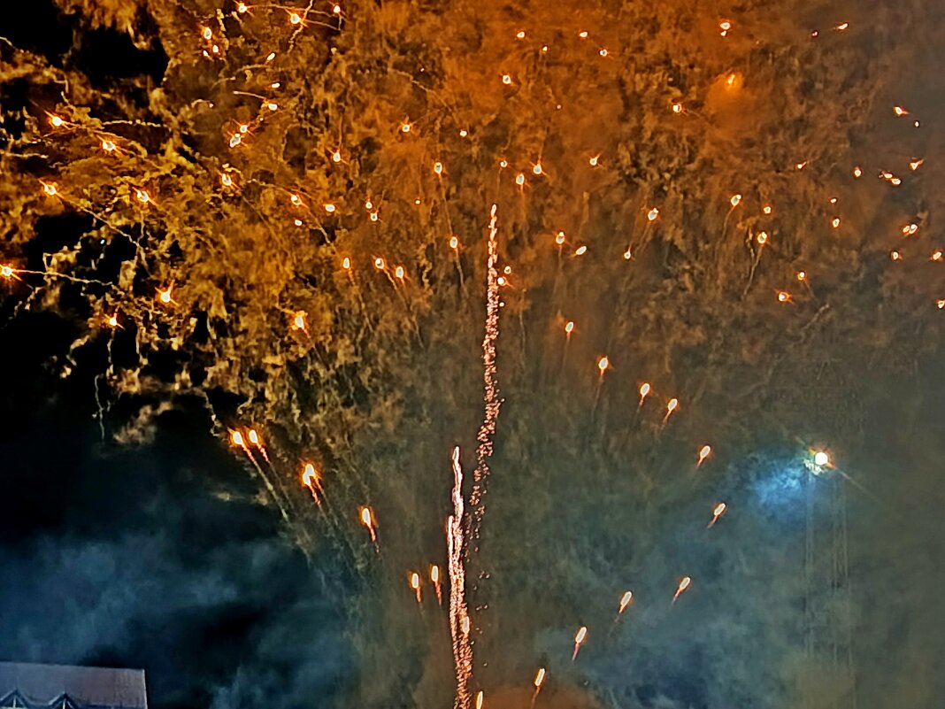 Салют, победа! - Vladimir Semenchukov